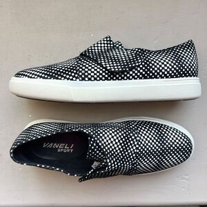 Vaneli Sport Oberon Black & White Check Suede Like Sneaker Shoes Women’s Size 8